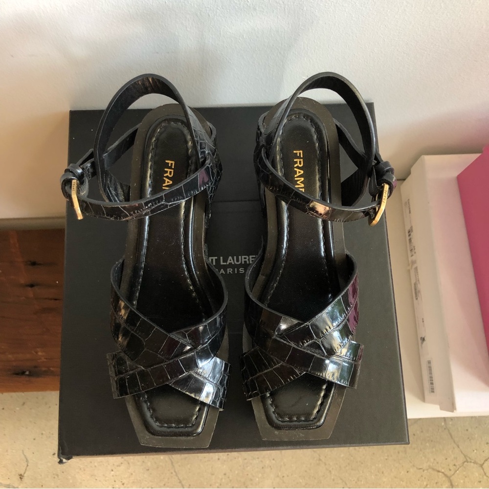 - frame platform wedge